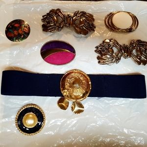 Stretch belt with 7 belt buckles